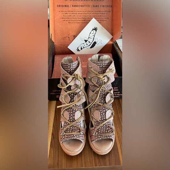 Freebird Brandy Pink Croc Multi size 9, worn once - Picture 2 of 8